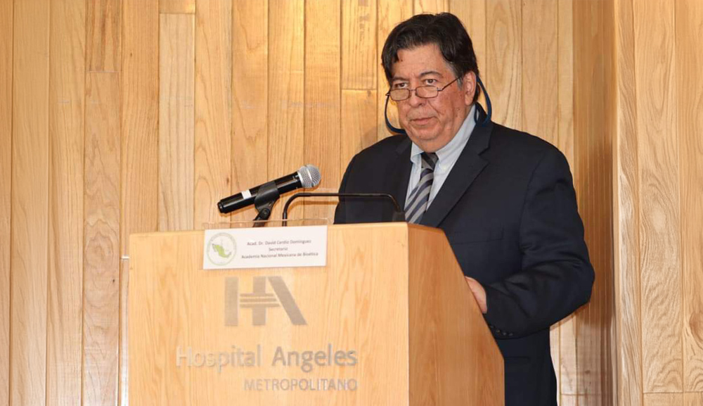 Dr. Patricio Santillán presides over the ceremony of the change of board of directors of the ANMB