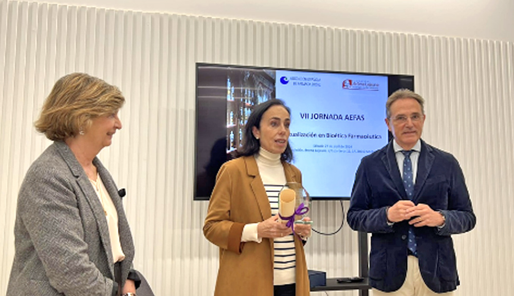 Dr. Erika Benítez presented at the session of the National Mexican Academy of Bioethics on the consequences of mental health during the pandemic 