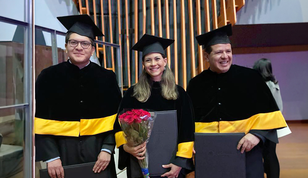 Felicitamos a los alumnos de Maestría y Doctorado recién graduados