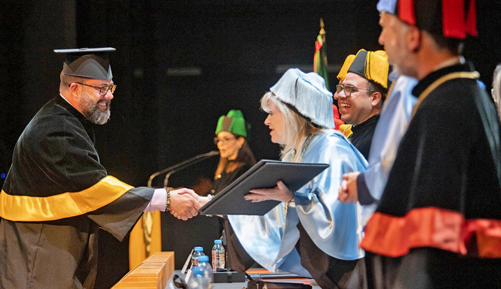 Guillermo Vázquez culmina con éxito la Maestría en Bioética Global