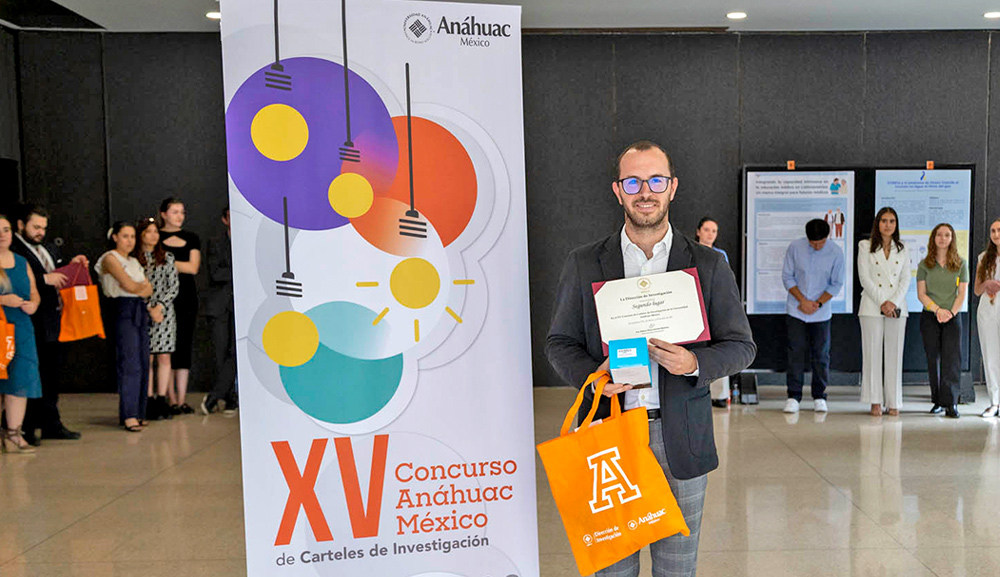 Proyecto de Pablo de Robina destaca en el XV Concurso Anáhuac de Carteles de Investigación