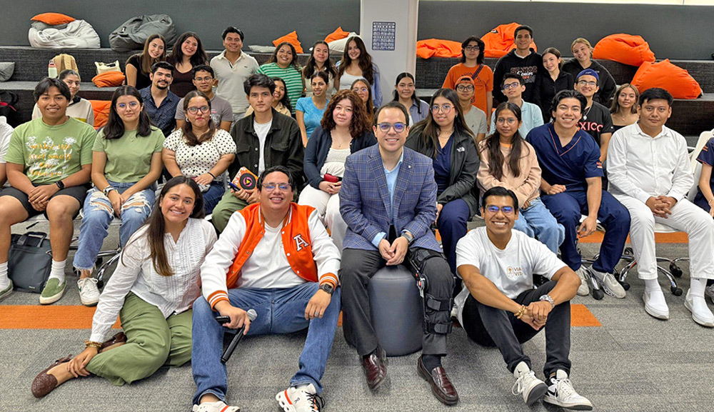 Lecture on social media at Anáhuac Veracruz