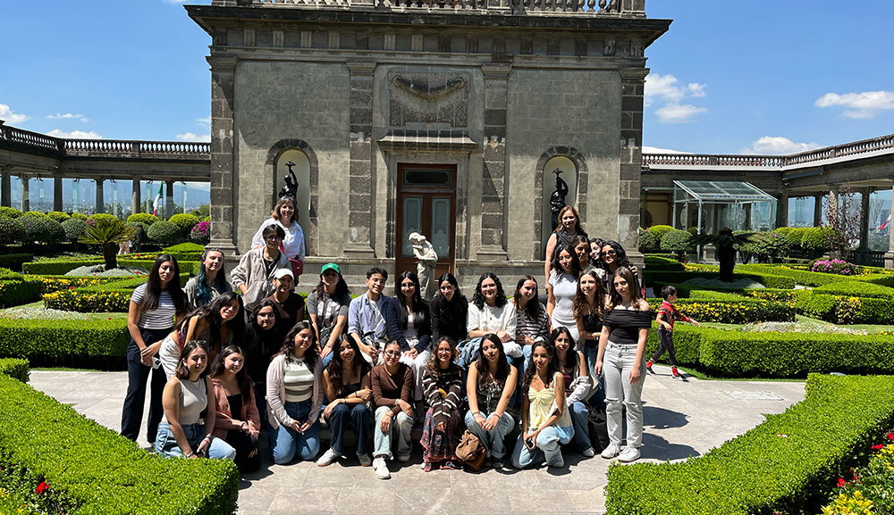 Durante una visita guiada, exploraron el diseño austriaco, porfiriano y los aportes artísticos que marcaron la historia cultural de México.