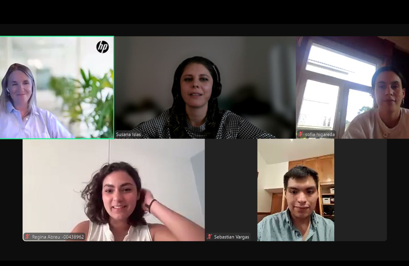 Christine Avey, Sustainability Program Manager en HP, imparte ponencia a alumnos de la Licenciatura en Responsabilidad Social y Sustentabilidad